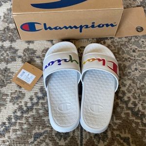 Size 6 women’s champion slides
